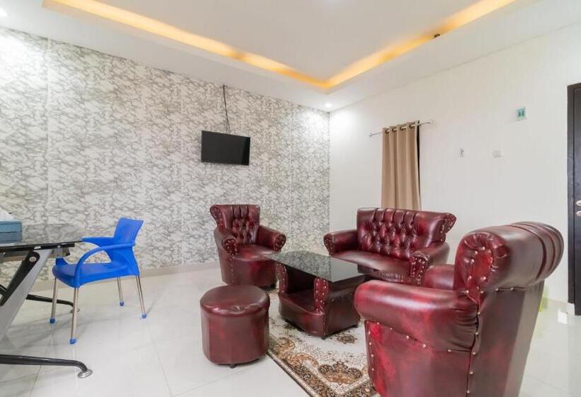 Urbanview Hotel Ephe Palembang