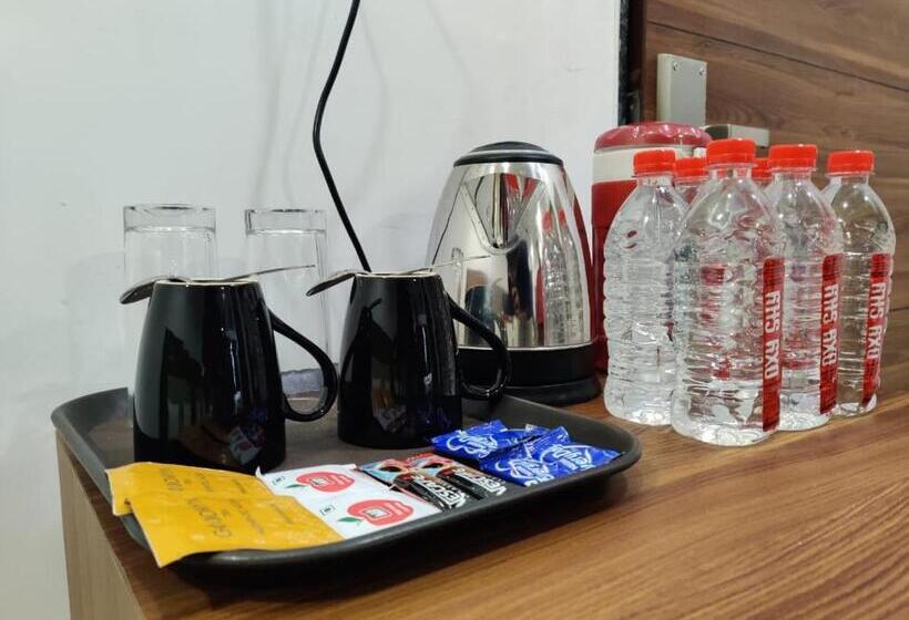 Vadpadraka Hotel And Resort