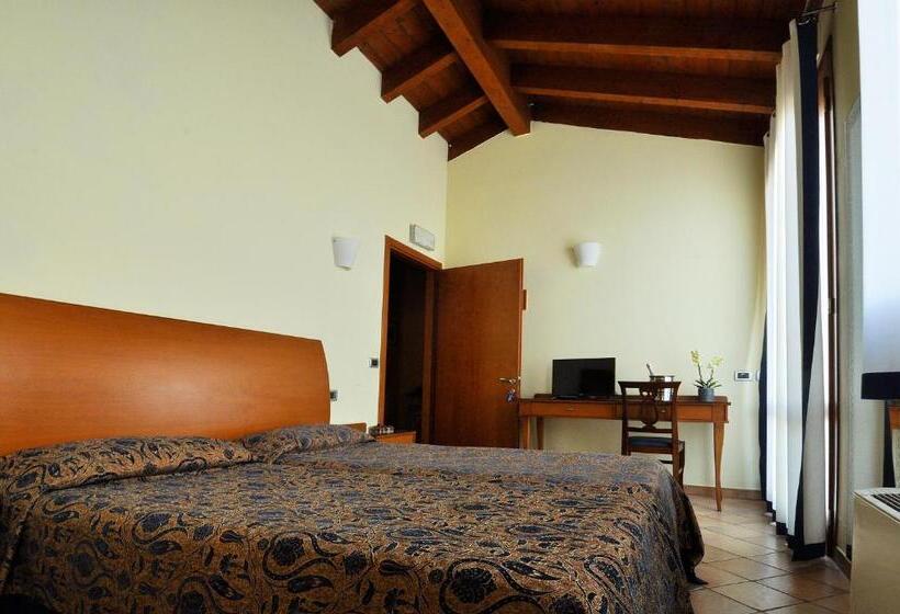فندق صغير Locanda Baraca