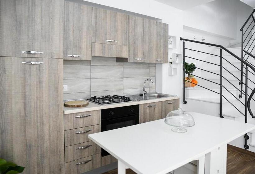 مبيت وإفطار Athena