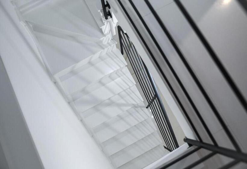 مبيت وإفطار Athena