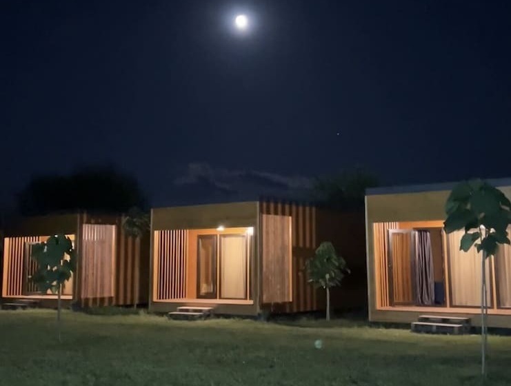 تختخواب و صبحانه Chubini Winery & Cabins