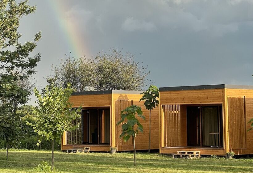 تختخواب و صبحانه Chubini Winery & Cabins