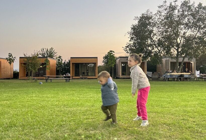 تختخواب و صبحانه Chubini Winery & Cabins