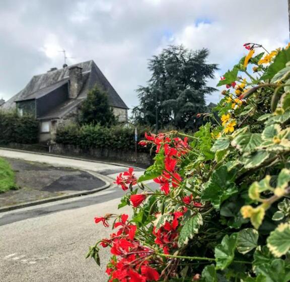 مبيت وإفطار La Tour Cachée