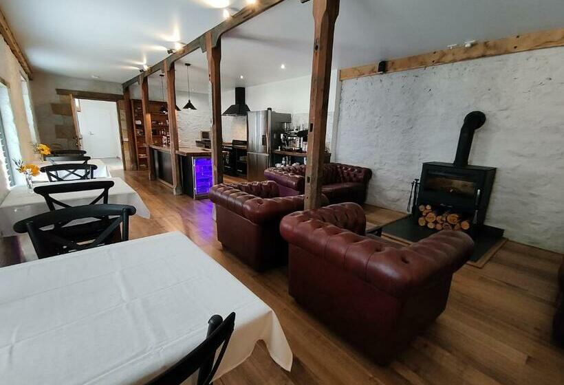 צימר Triabunna Barracks