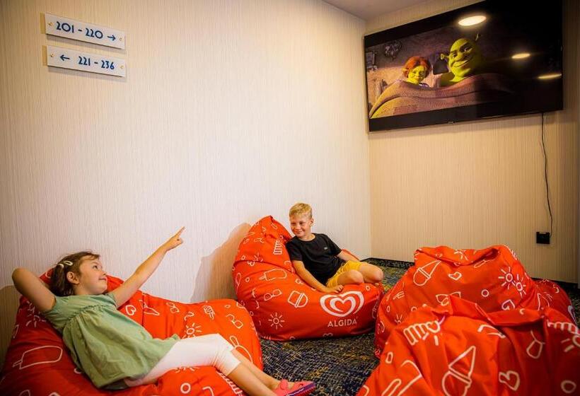 Bešeňová Gino Paradise Apartments With Aquapark