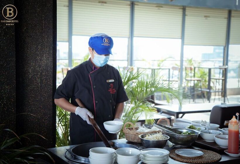 בית מלון כפרי Ban Ban