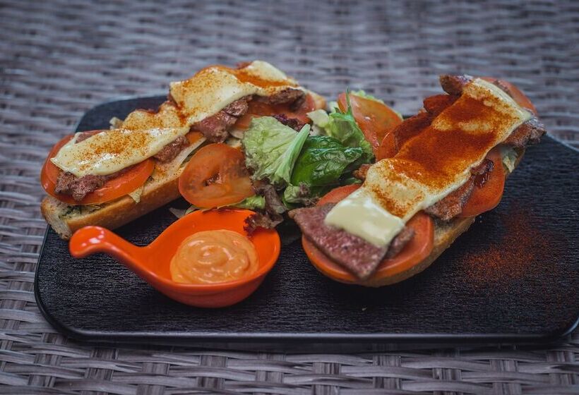 בית מלון כפרי Ban Ban