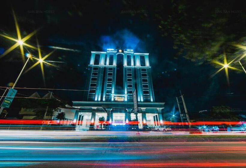 בית מלון כפרי Ban Ban