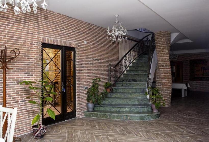 هتل Bekas Wine Cellar