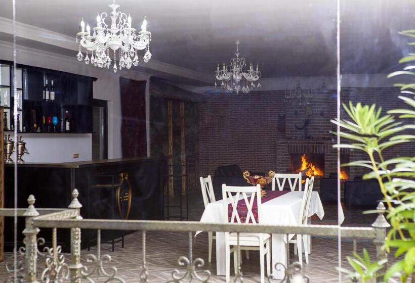 هتل Bekas Wine Cellar