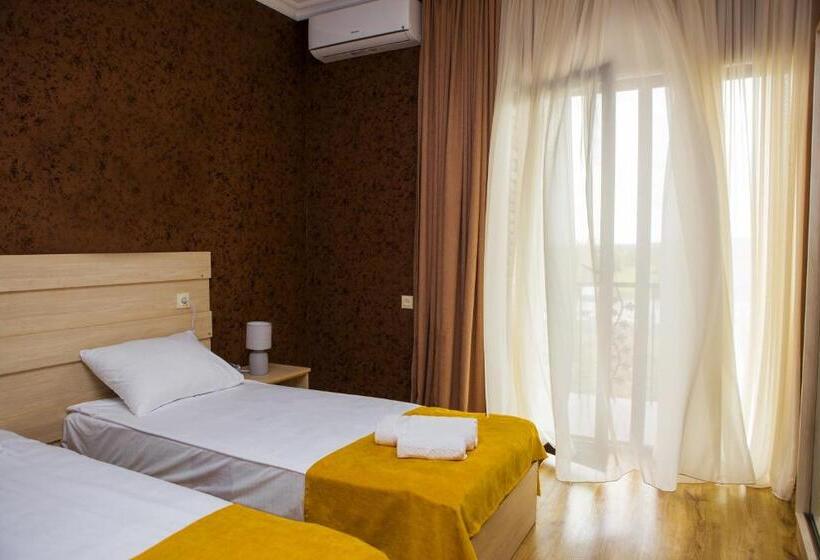 هتل Bekas Wine Cellar