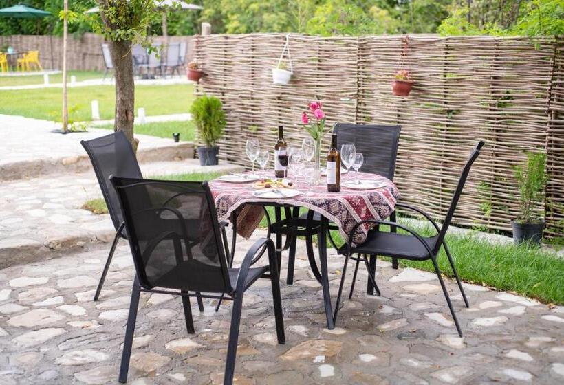 هتل Bekas Wine Cellar