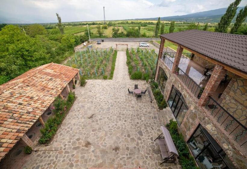 هتل Bekas Wine Cellar