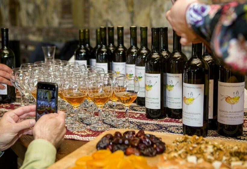 هتل Bekas Wine Cellar