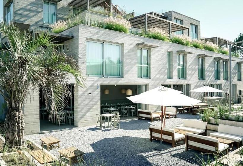 Casagrande Hotel & Beach Club