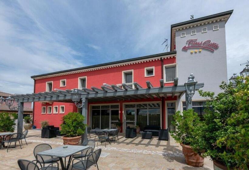 בית מלון כפרי Fuori Città