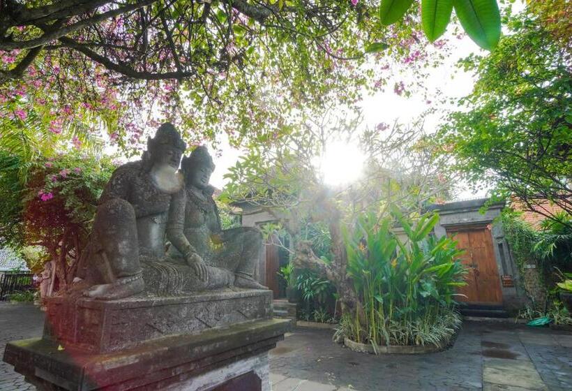 هتل Giri Bhagawan Villas & Spa