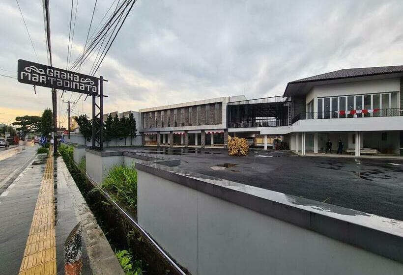 ホテル Graha Martadinata Syariah Mitra Reddoorz