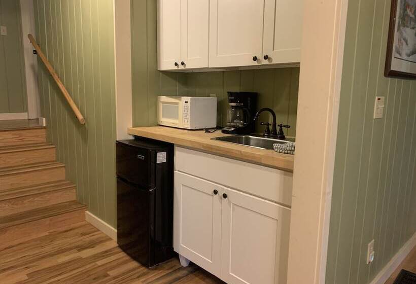 فندق Kanuga Inn & Lodging