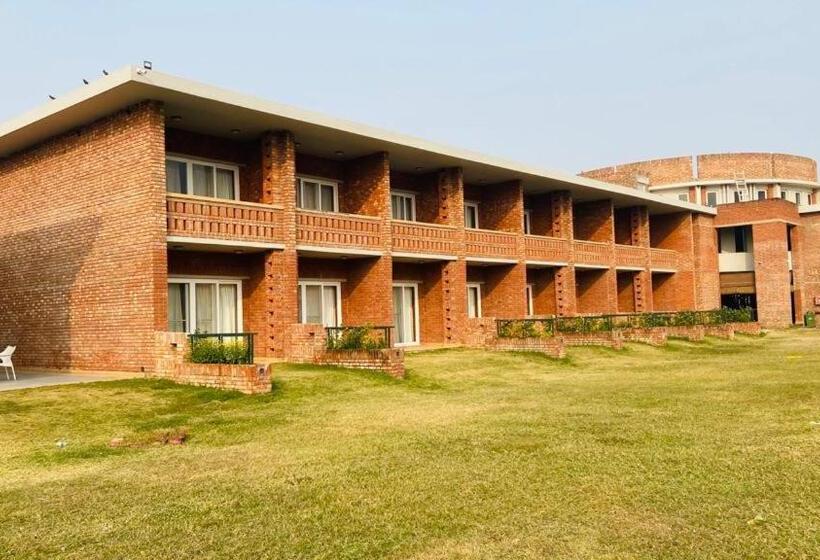 בית מלון כפרי Kripanidhi Retreat Rajgir