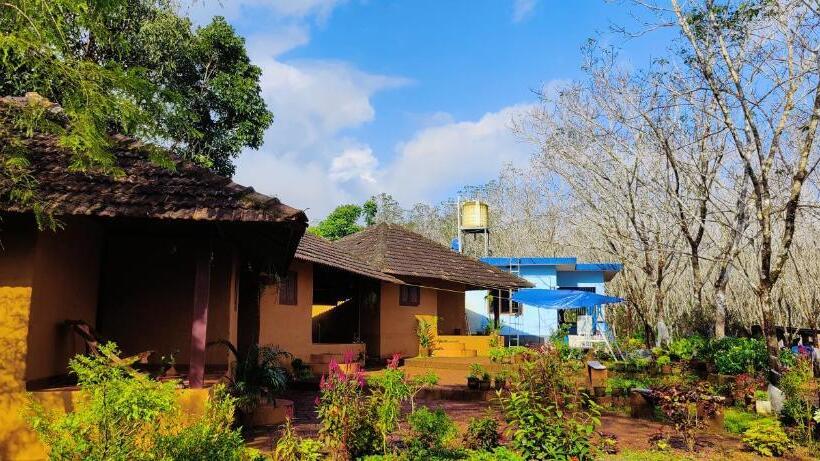 酒店 Kudil Mud Cottages, Cheemeni