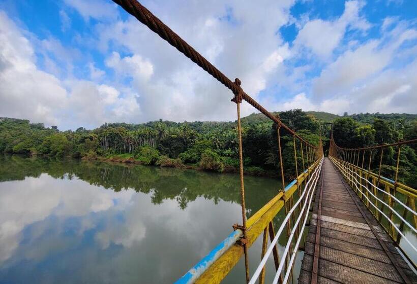 酒店 Kudil Mud Cottages, Cheemeni