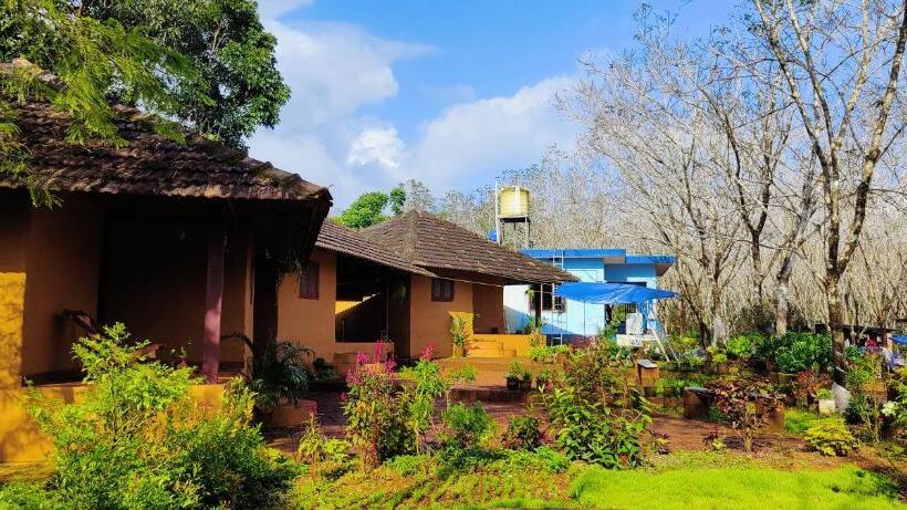 酒店 Kudil Mud Cottages, Cheemeni