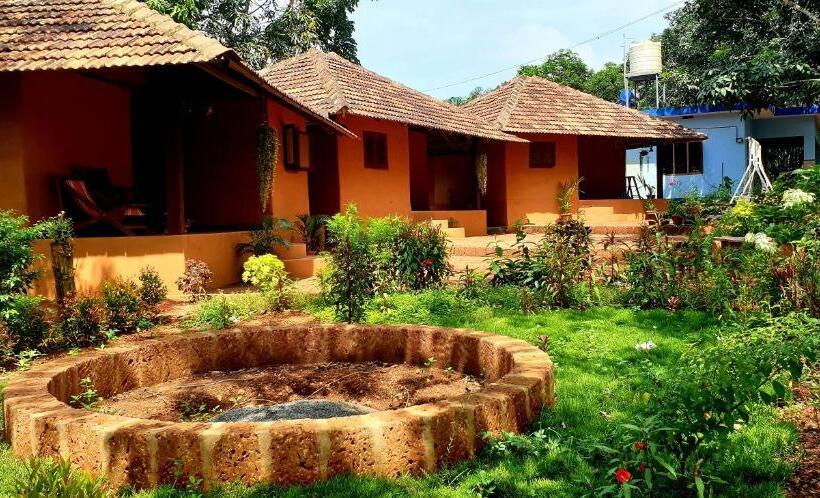 فندق Kudil Mud Cottages, Cheemeni