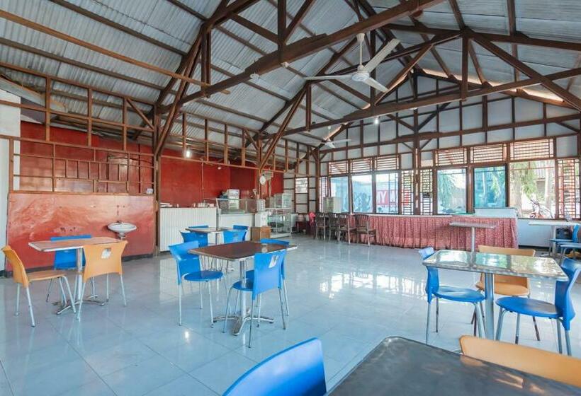 호텔 Markoni Pamanukan Mitra Reddoorz