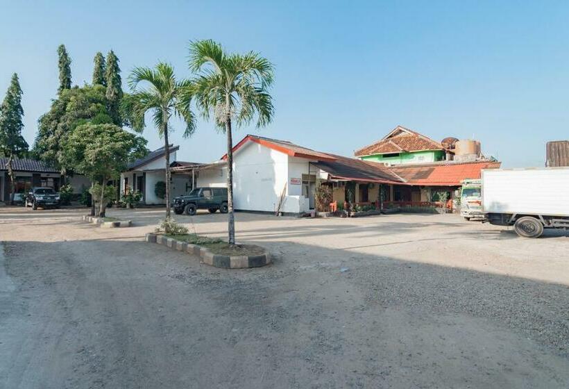 호텔 Markoni Pamanukan Mitra Reddoorz