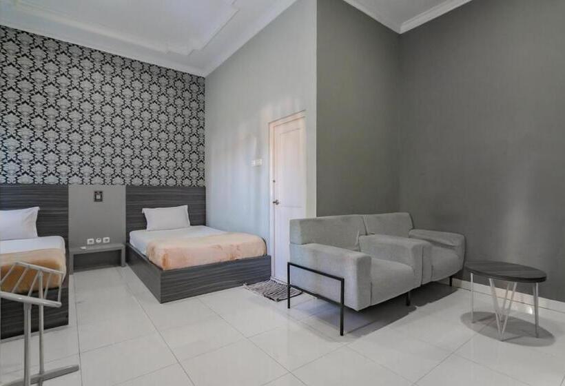 호텔 Markoni Pamanukan Mitra Reddoorz