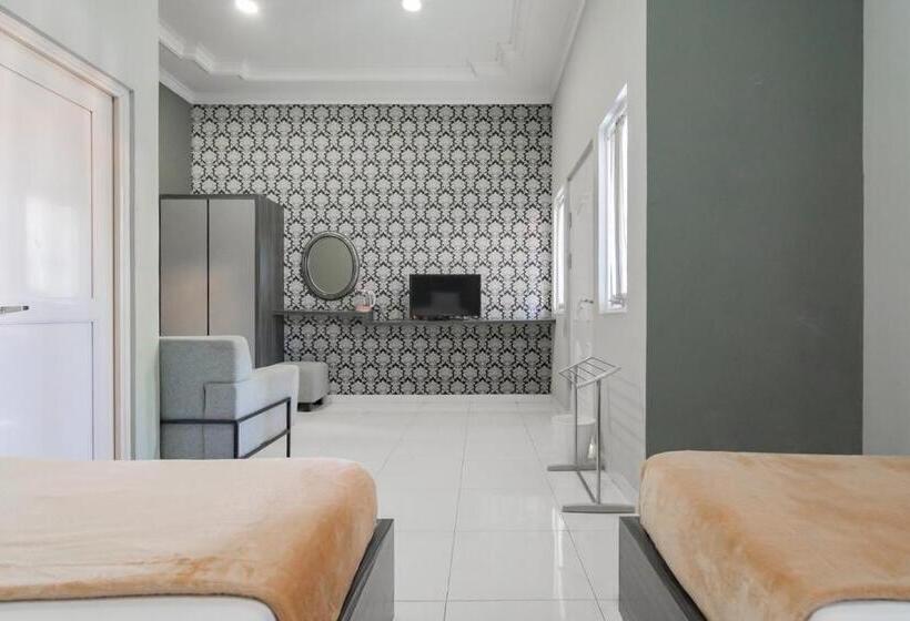 호텔 Markoni Pamanukan Mitra Reddoorz