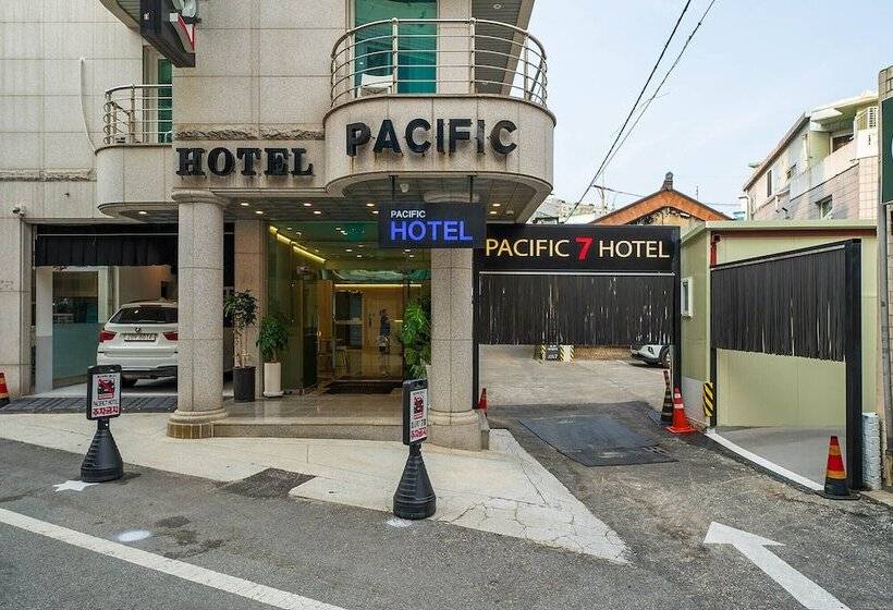 בית מלון כפרי Pacific7