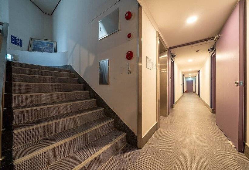 בית מלון כפרי Pacific7