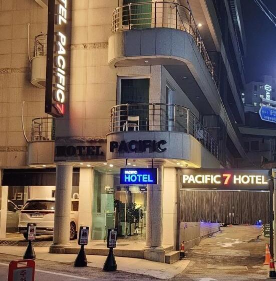 בית מלון כפרי Pacific7