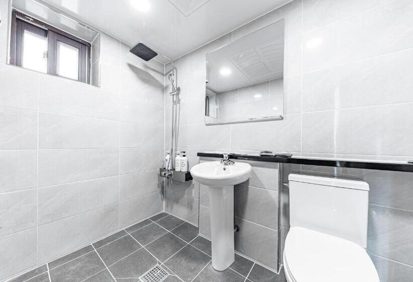 בית מלון כפרי Pacific7