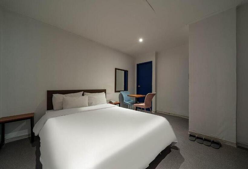 בית מלון כפרי Pacific7