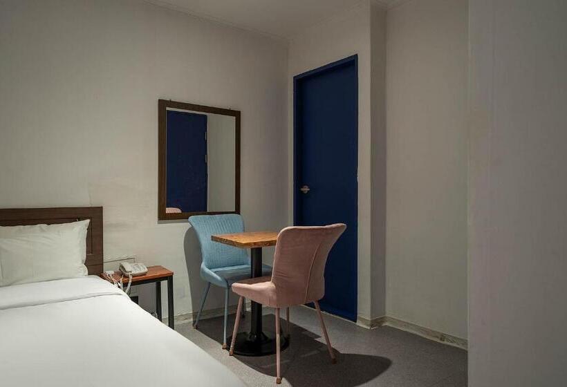 בית מלון כפרי Pacific7