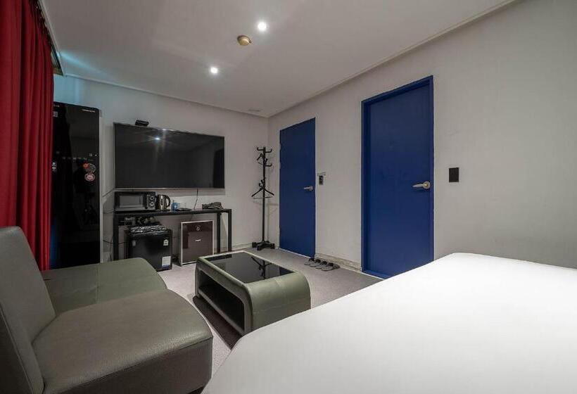 בית מלון כפרי Pacific7