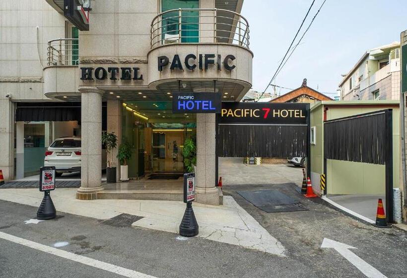 בית מלון כפרי Pacific7