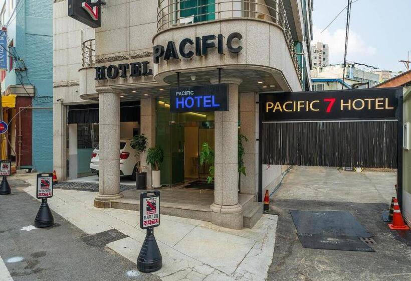 בית מלון כפרי Pacific7