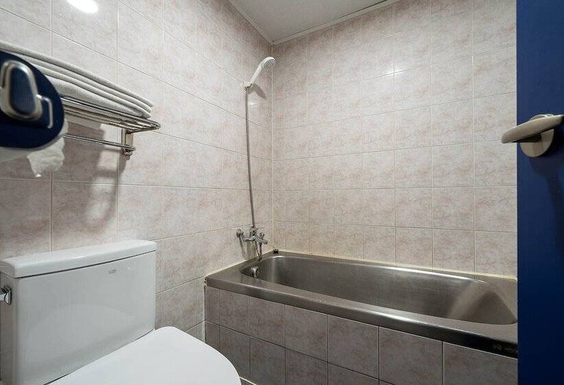 בית מלון כפרי Pacific7