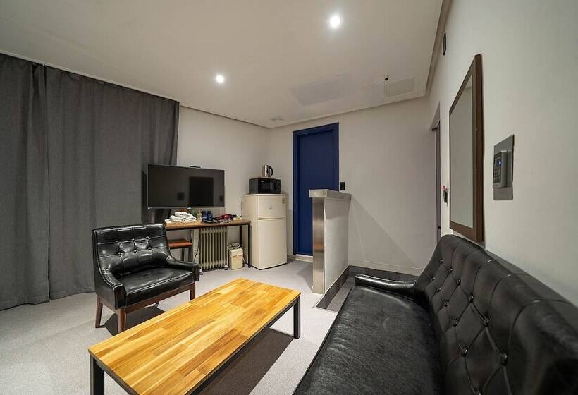 בית מלון כפרי Pacific7