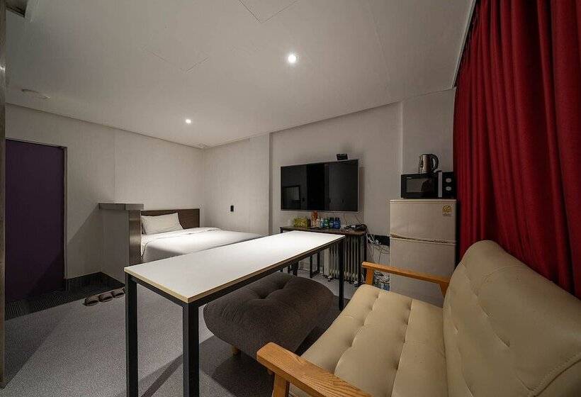 בית מלון כפרי Pacific7