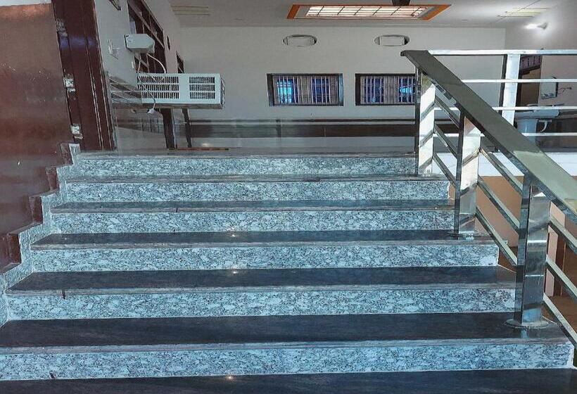 Hotel Pop 83301 Suresh Chand