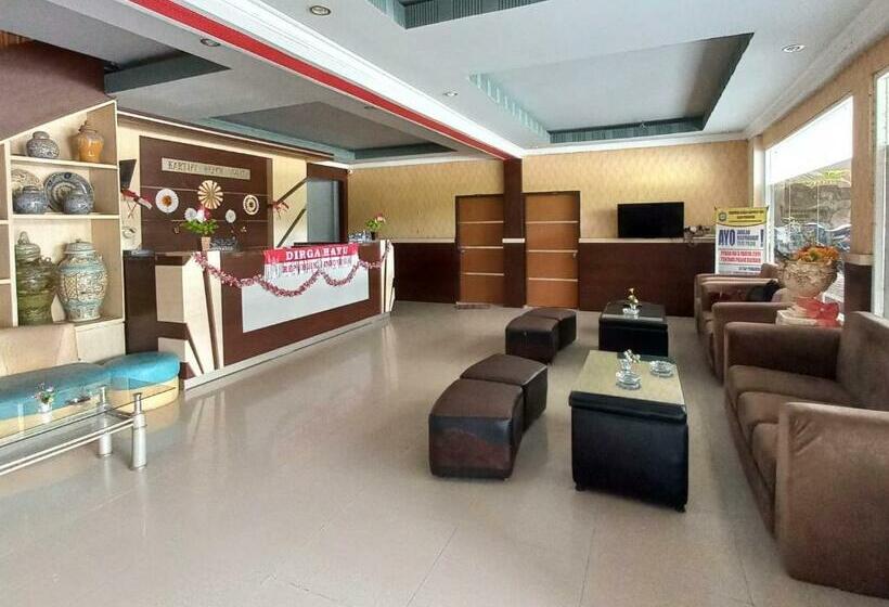 בית מלון כפרי Reddoorz Near Poso City Mall