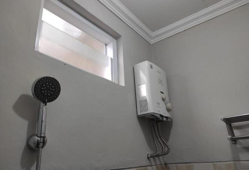 בית מלון כפרי Reddoorz Syariah Near Alun Alun Purwokerto 2