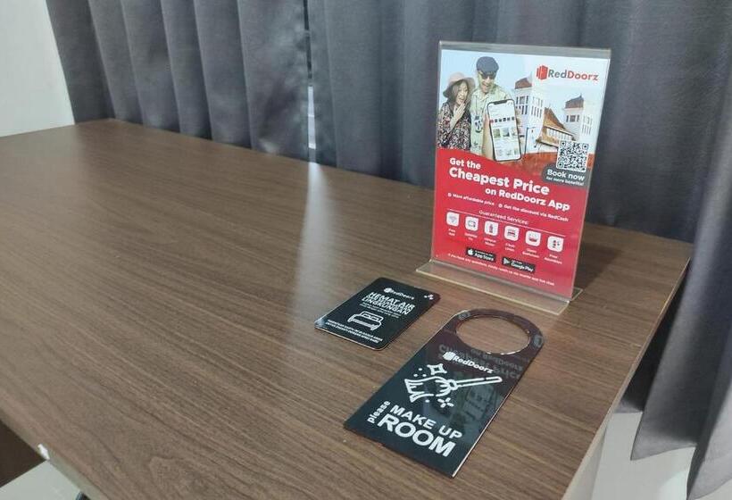 בית מלון כפרי Reddoorz Syariah Near Alun Alun Purwokerto 2